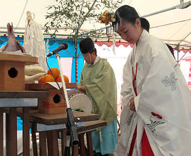 新工場の地鎮祭と起工式
